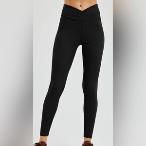 Year of Ours Veronica Ribbed Black leggings V waist Sporty L